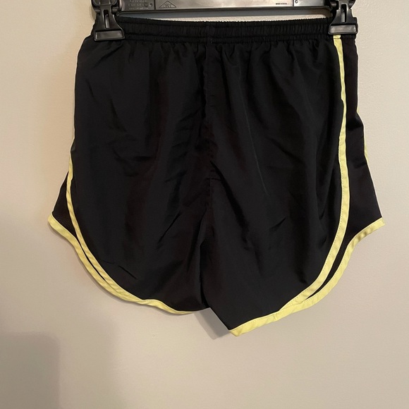 Black Nike shorts - Picture 2 of 4